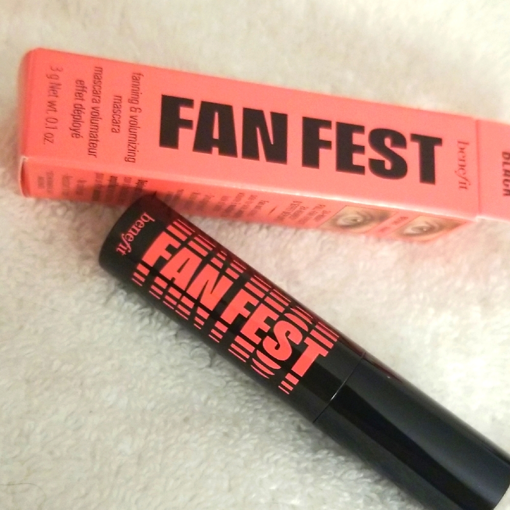 Benefit Cosmetics Fan Fest Mascara in Hyper Black